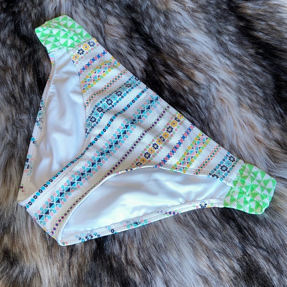 Jessica Simpson *NWOT* Women's Side Shirred Hipster Bikini Swim Bottoms